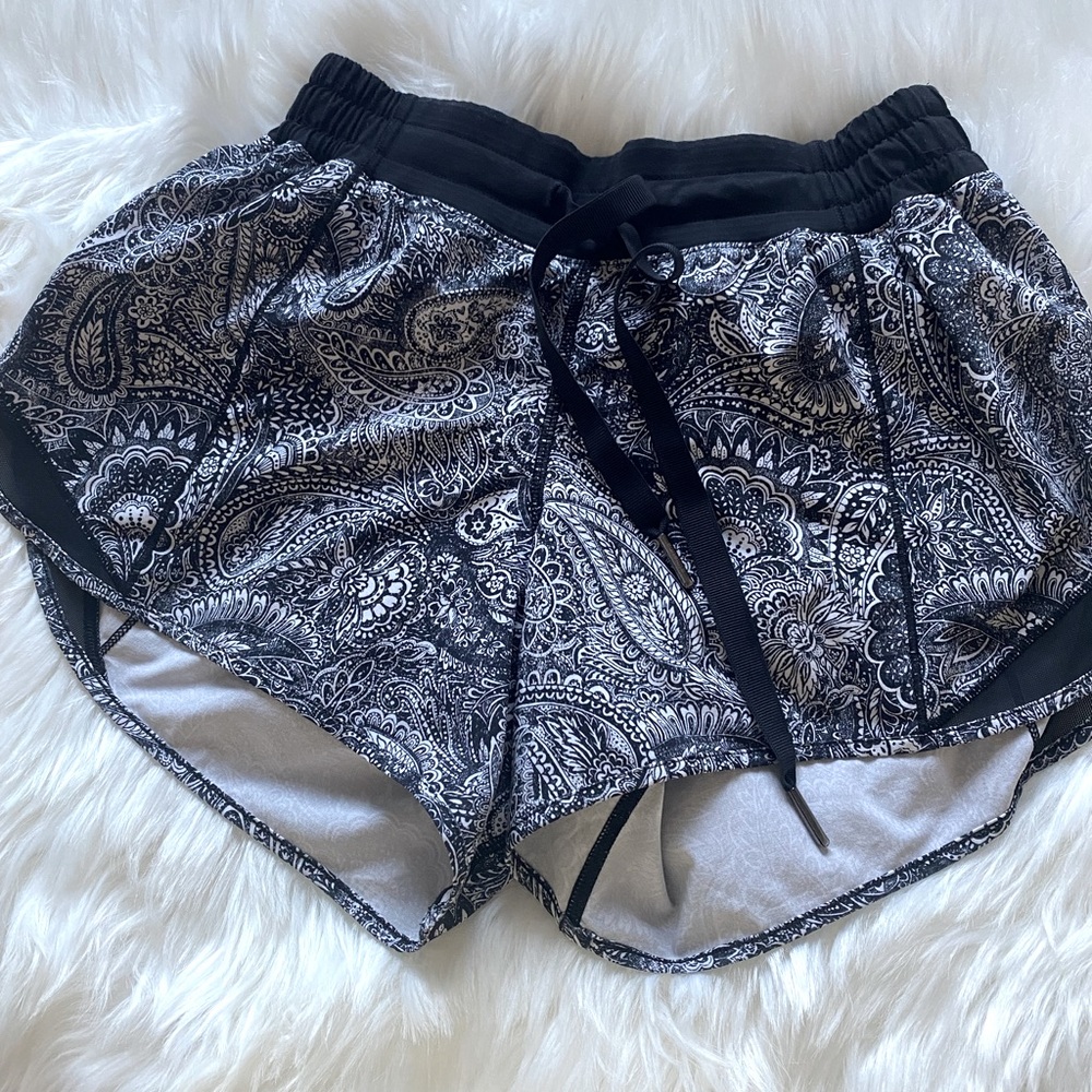 Lululemon Shorts size 4